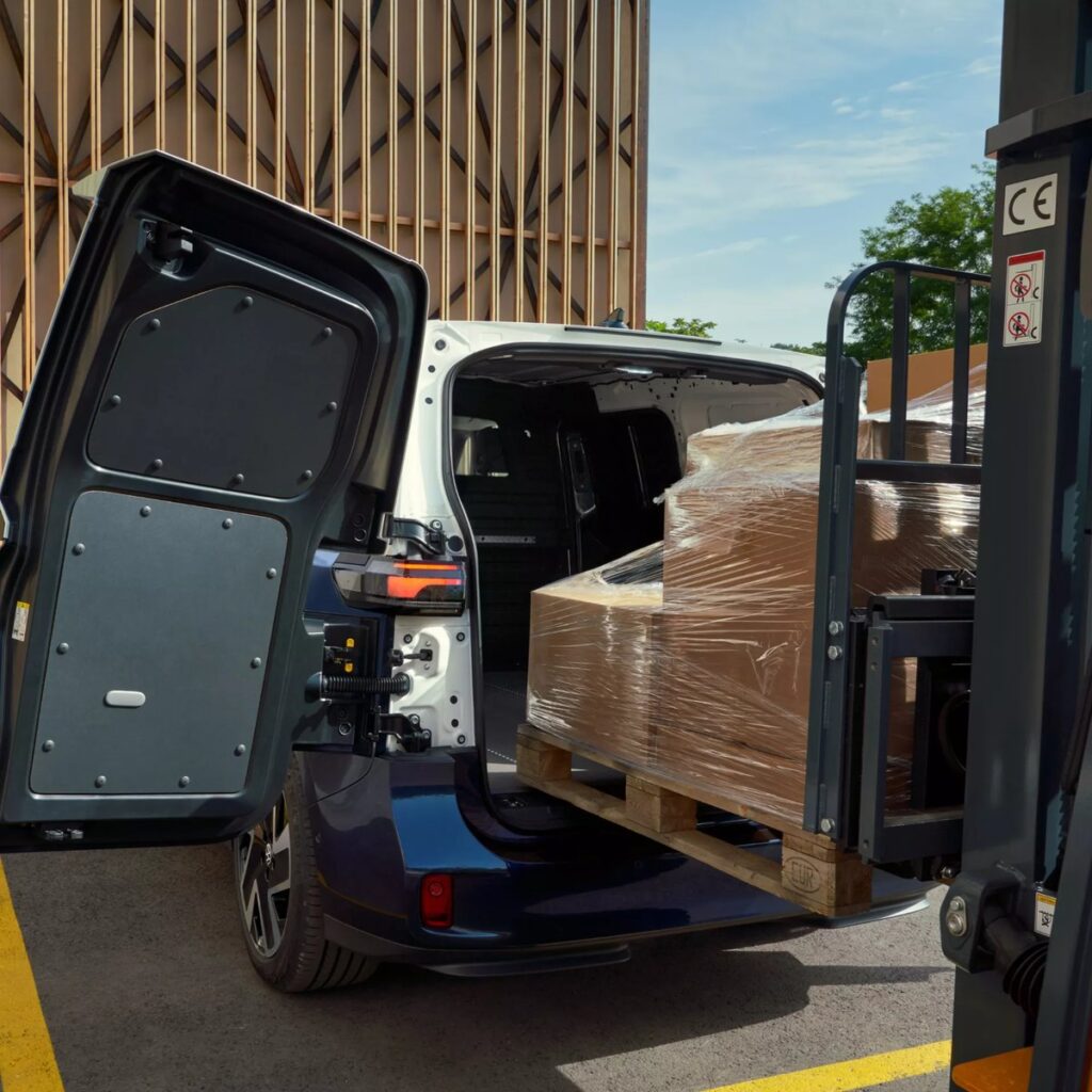 Volkswagen ID. Buzz Cargo en renting DRIVO - galería